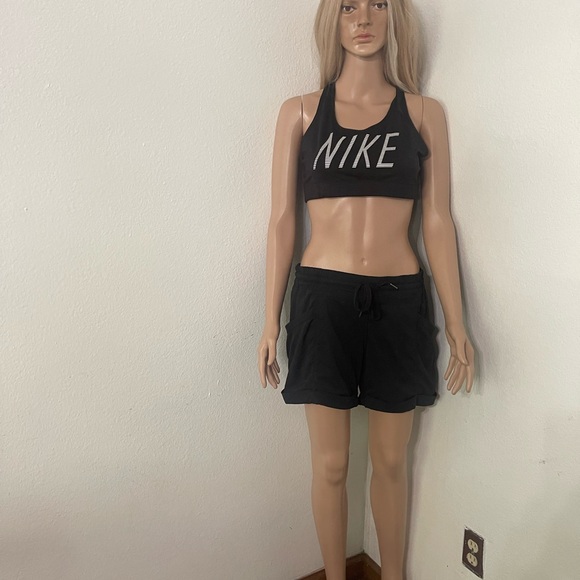 Lululemon Dance Studio Short -Size 8 Black-Good Condition - Picture 14 of 16